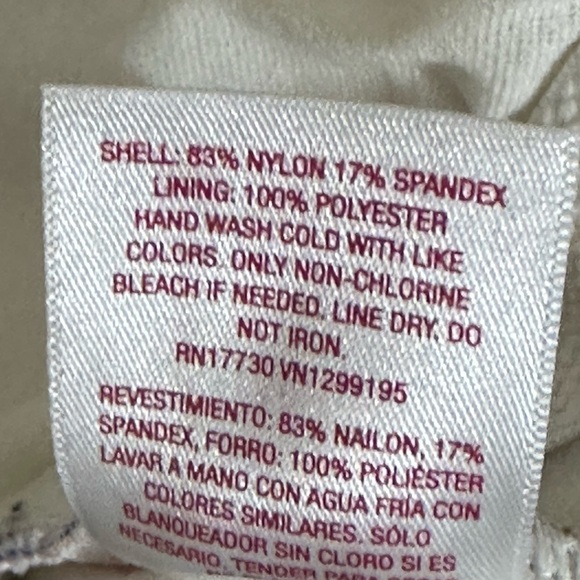 Xhilaration sz med swim suit in a stripe From the front it looks like a 2 piece - Picture 12 of 12